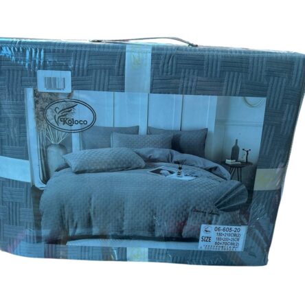 Цей виріб є стьобаним покривалом з наволочками від бренду Koloco.  №21